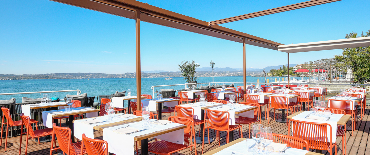 VISTA restaurant on the lake