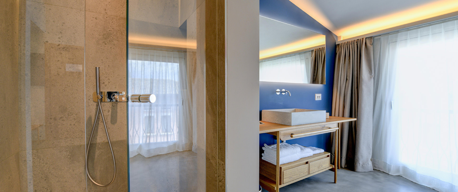 Superior & Deluxe Rooms